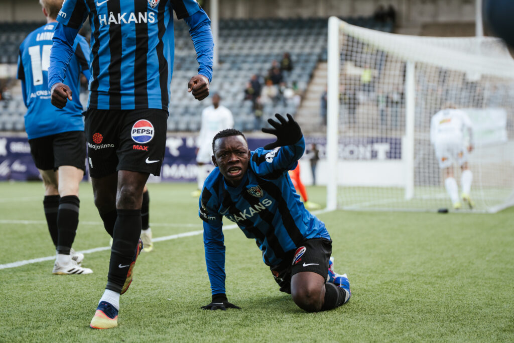 Inter nousee voitolla tiukasti kiinni kärkeen – tasapisteissä sarjakärjen kanssa!