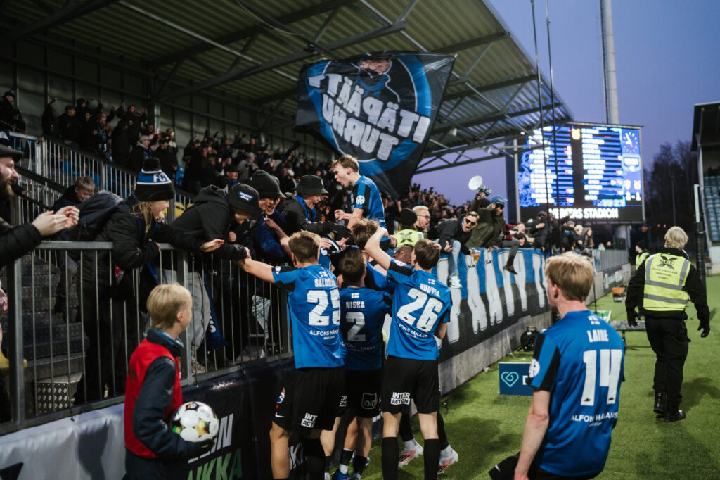 Inter huikeaan voittoon viime hetken ratkaisumaalilla!