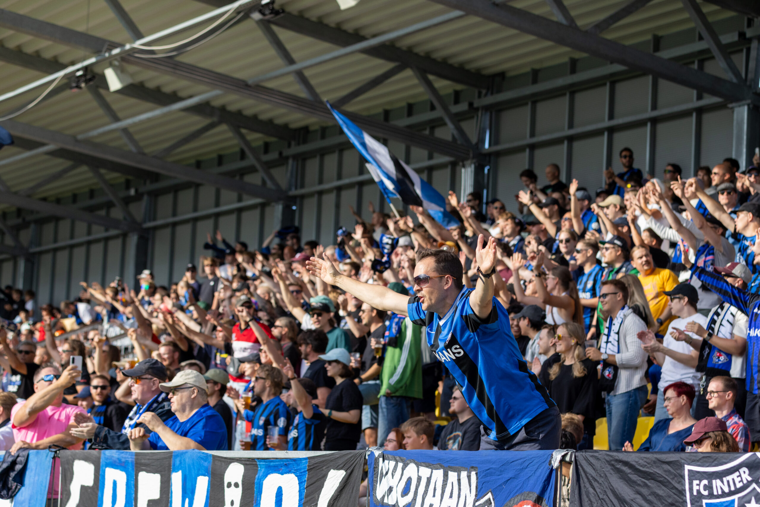 Kotistadion syttyy kovaan pistetaistoon taas sunnuntaina – tutustu katsojainfoon