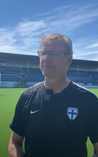 Huuhkajien päävalmentaja Markku Kanerva vieraili Interin kotistadionilla
