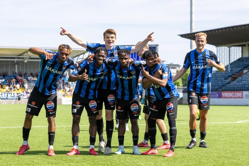 Liikkumisen iloa ja taistelu kohti sarjakärkeä – Interin juhannusetkot kutsuvat kotistadionille!