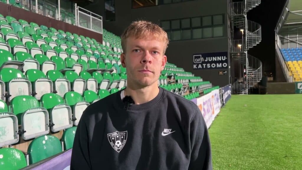 Keskikenttäpelaaja Iiro Järvinen oli ylpeä koko joukkueesta torstain Mestaruussarjan matsin jälkeen