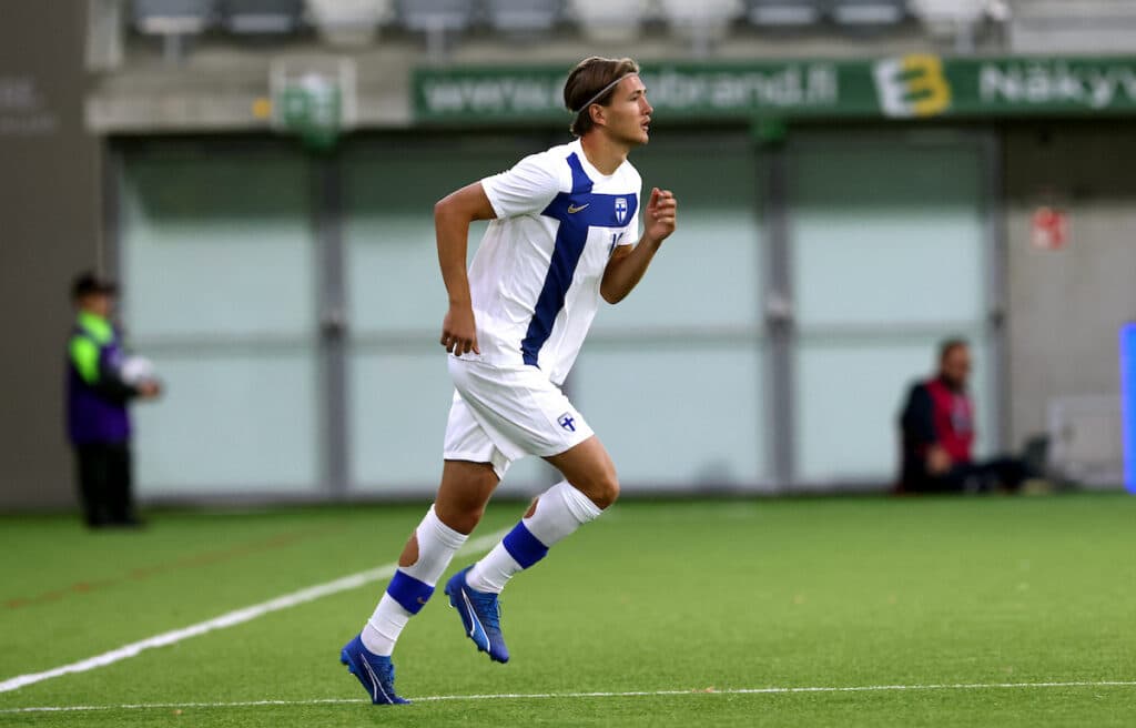 Tapahtumarikkaat vuodet Italiassa näyttivät jalkapallon molemmat puolet – Tutustu Henri Salomaahan