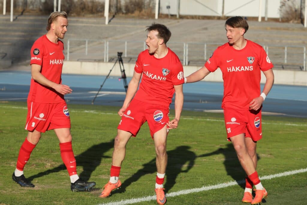 Inter vie täydet pisteet Lahdesta nollapelillä!