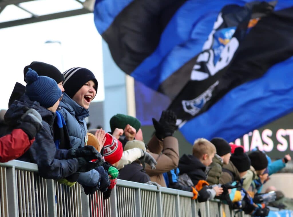 Tervetuloa kauden avausjuhliin lauantaina 4.4. – tapaa joukkue pistetaiston jälkeen!