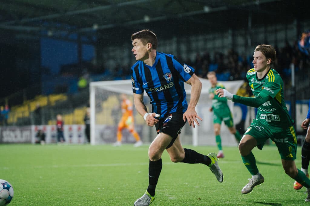 Viikonloppuna taistellaan kotona ja vieraissa!