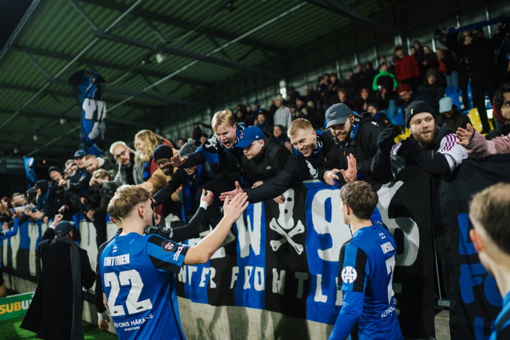 Koe huippukamppailu paikan päällä – tutustu katsojainfoon tästä!