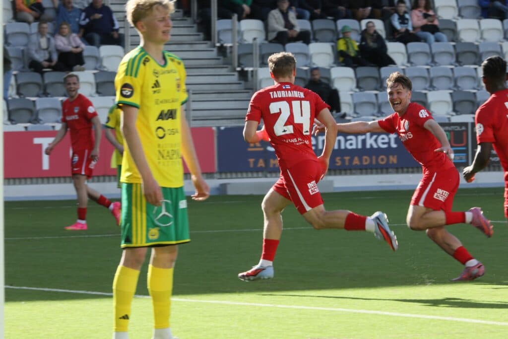 Inter jatkoi vahvoja otteitaan sarjakärkenä!