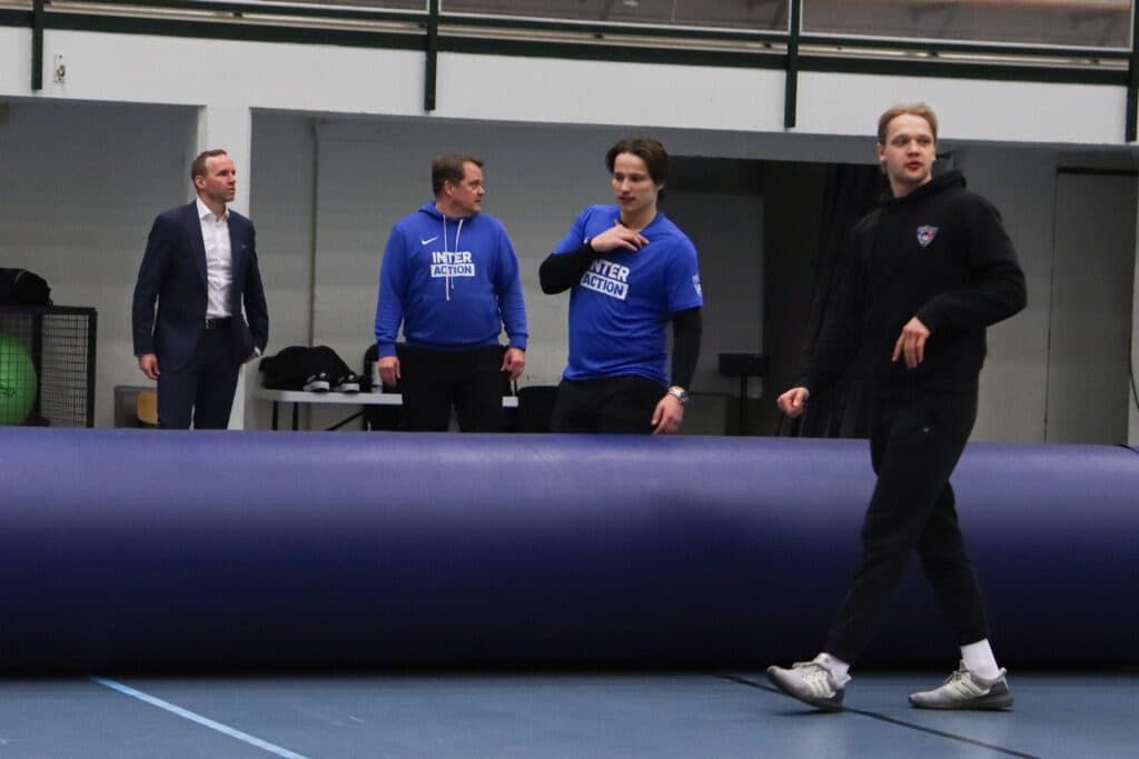 Ministeri Mika Poutala tutustui InterAction-toimintaan