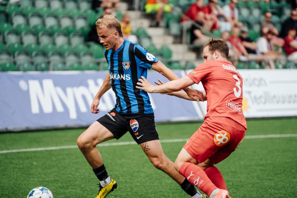 Edustus- ja reservijoukkue takaisin tositoimissa lauantaina