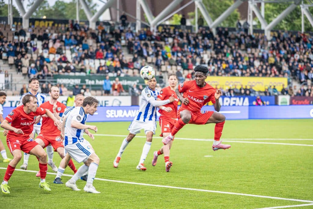 Tiukka taistelu Helsingissä päättyi kirvelevään pistejakoon