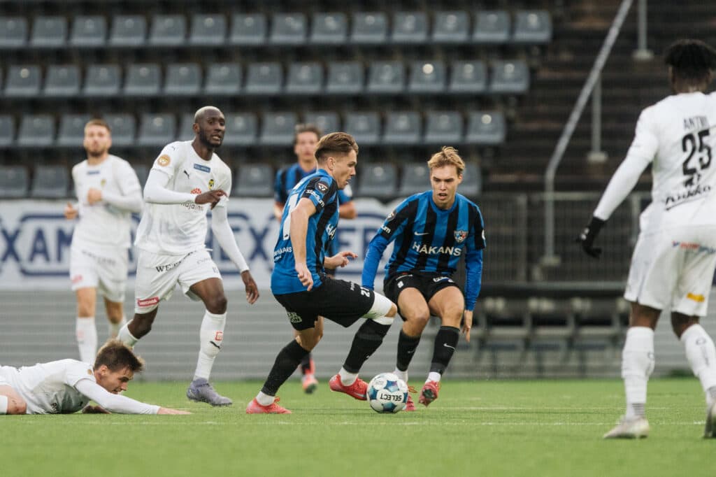 Lähtöasetelmat Mestaruussarjaan ratkotaan maanantaina Kupittaalla!
